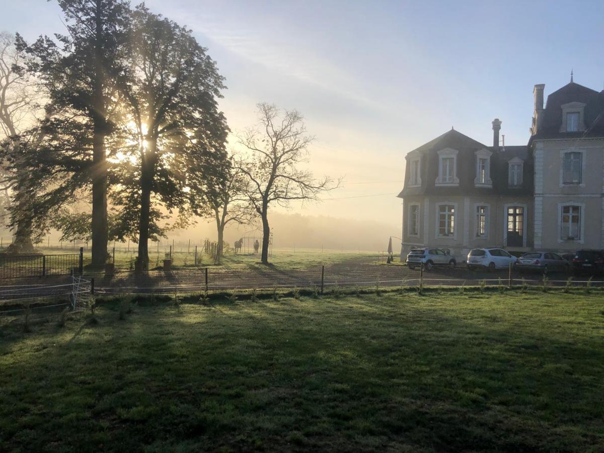 Chambre Romantique Dans Le Chateau De La Bouchatte Chazemais Bagian luar foto