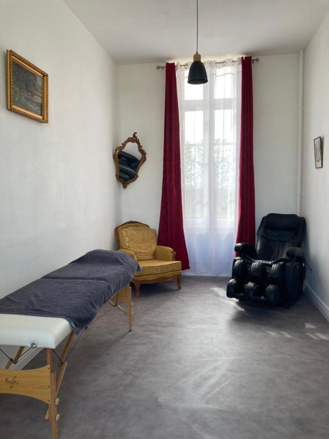 Chambre Romantique Dans Le Chateau De La Bouchatte Chazemais Bagian luar foto