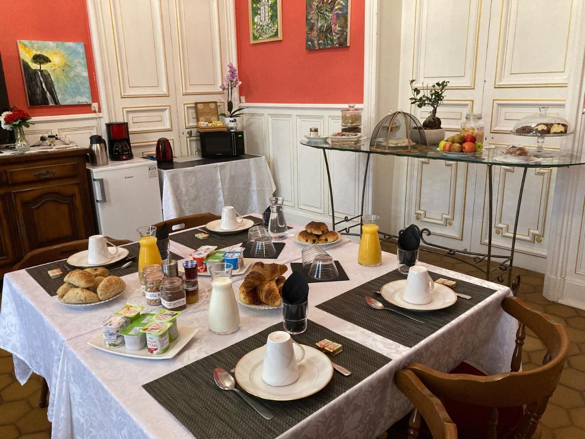 Chambre Romantique Dans Le Chateau De La Bouchatte Chazemais Bagian luar foto
