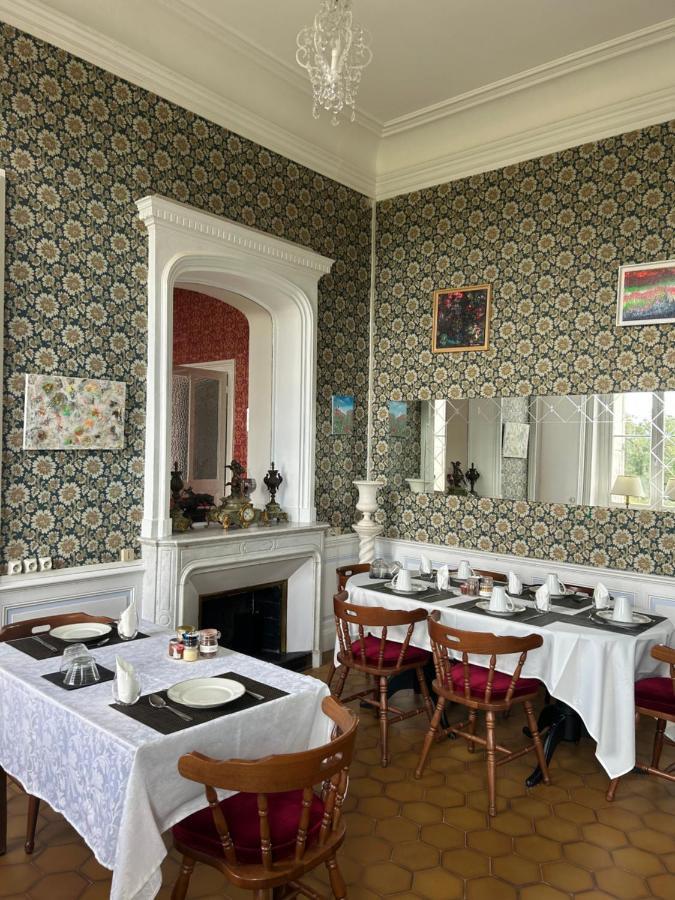 Chambre Romantique Dans Le Chateau De La Bouchatte Chazemais Bagian luar foto